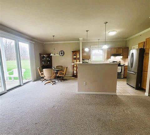 4th image of 2122 Carriage Hill Cir