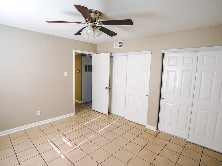 River Park Apartments — Photo 19