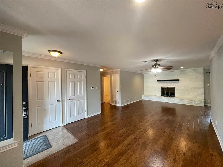 3504 Cranbrook Ln — Photo 6