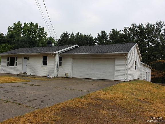 2nd image of 616 Hinckley Blvd