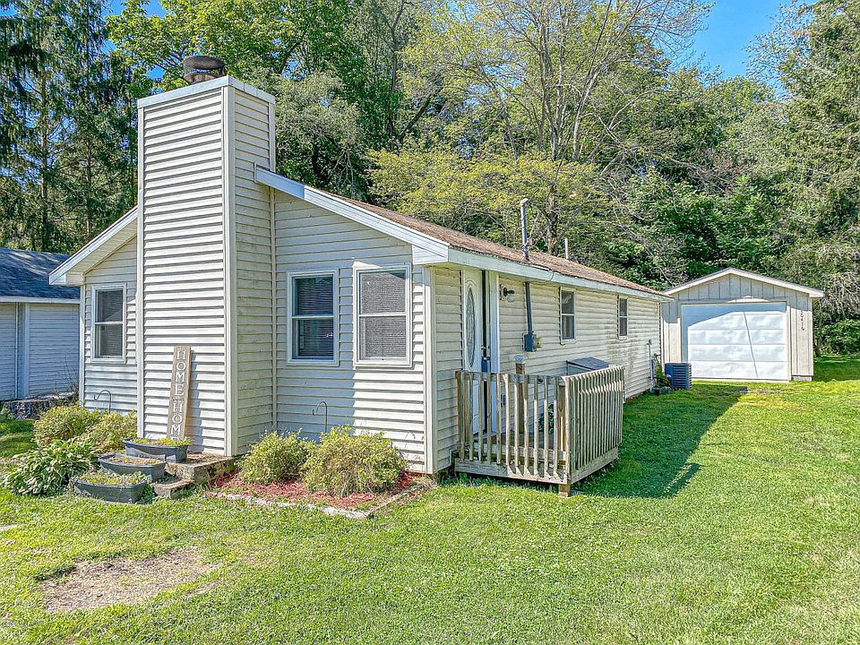 1st image of 50416 W Lakeshore Dr