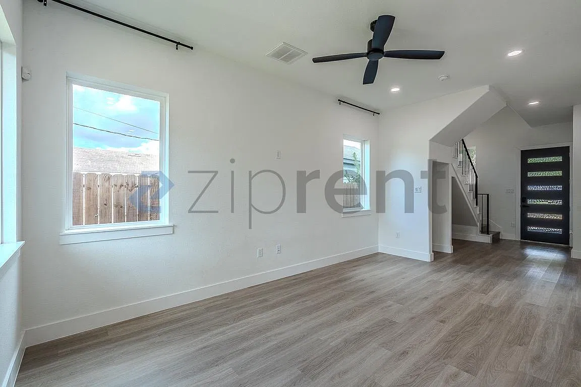 3 bed, 2.5 bath, 1839 sqft, $2,375 — Photo 4
