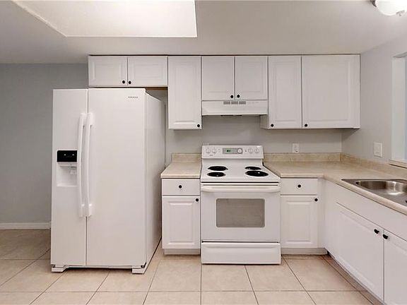 5th image of 6346 Newtown Cir APT A3