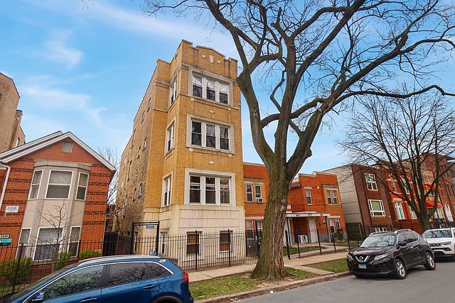 1st image of 1435 N Rockwell St APT 1