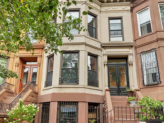2nd image of 1123 Park Pl