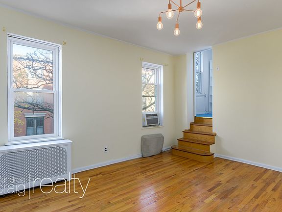 5th image of 304 Sackett St #1