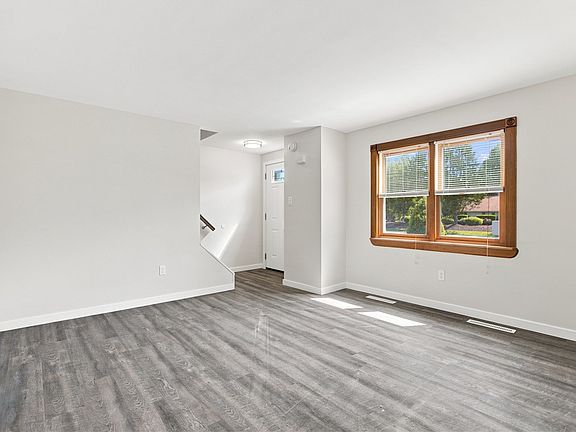 2nd image of 1685 Brodhead Rd APT 1