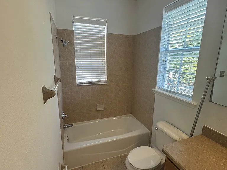 3210 W Horatio St #1 — Photo 16