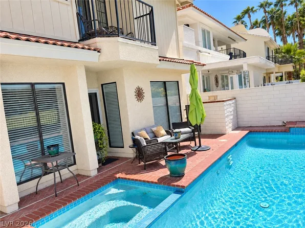 2823 Queens Courtyard Dr, Las Vegas, NV 89109