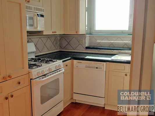 Sold by Bellmarc Realty | media 25