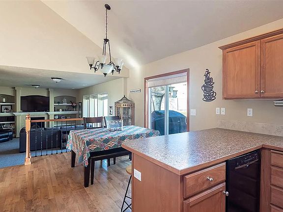 3rd image of 11916 N Dakota Ln