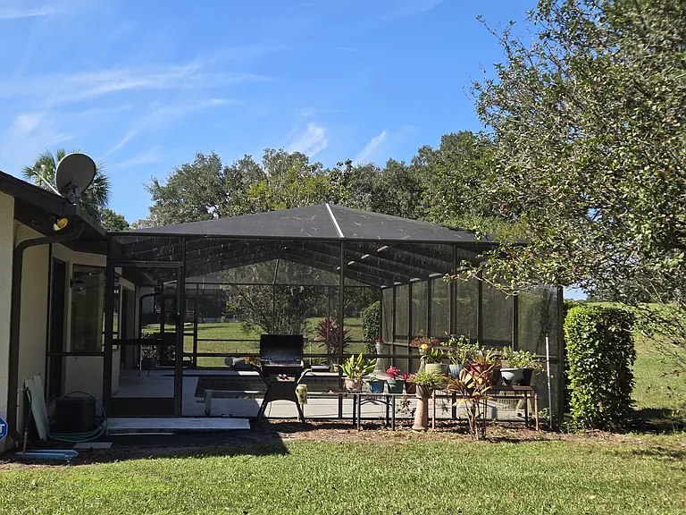 341 E Eureka Ct — Photo 13