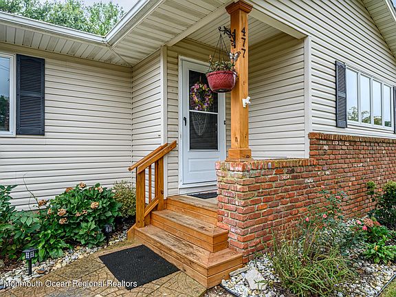 2nd image of 477 Kingsley Ct