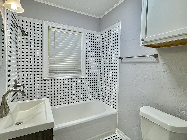 6005 NW 32nd St — Photo 20