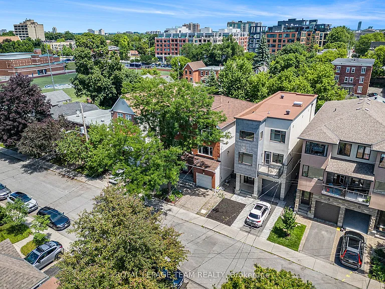 121 Drummond St — Photo 31