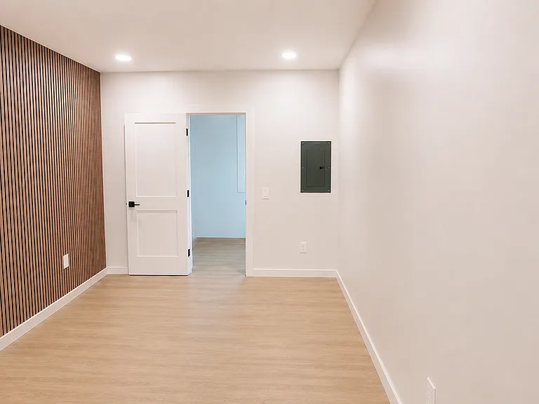 551 Elm St — Photo 2