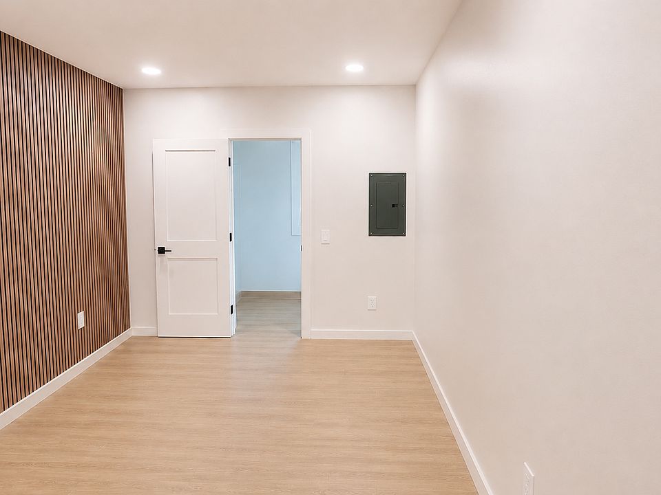 2nd image of 551 Elm St #15