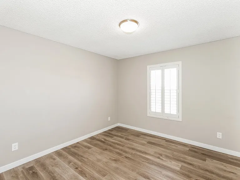 360 Dooley Dr — Photo 12