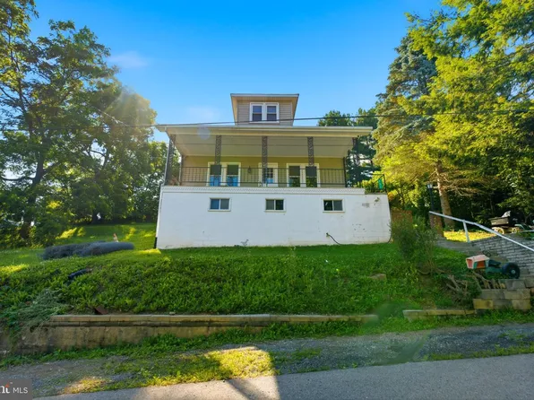 221 Dale St, Hancock, MD 21750