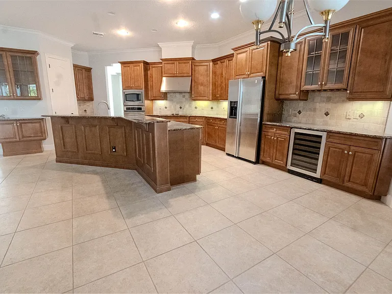 8122 Whitford Ct — Photo 5