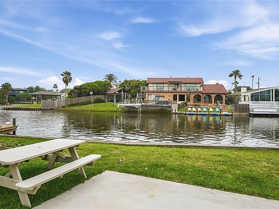 2nd image of 101 Caribbean Dr