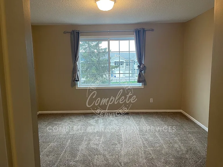 17389 Glacier Way — Photo 9
