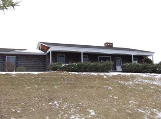 4 Lk Pochung Ct, Sussex, NJ 07461