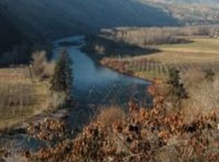 2618 School St, Wenatchee, WA 98801