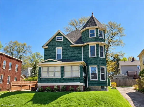 125 N Bentley Ave, Niles, OH 44446