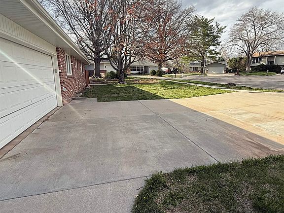 3rd image of 5820 Elkcrest Dr