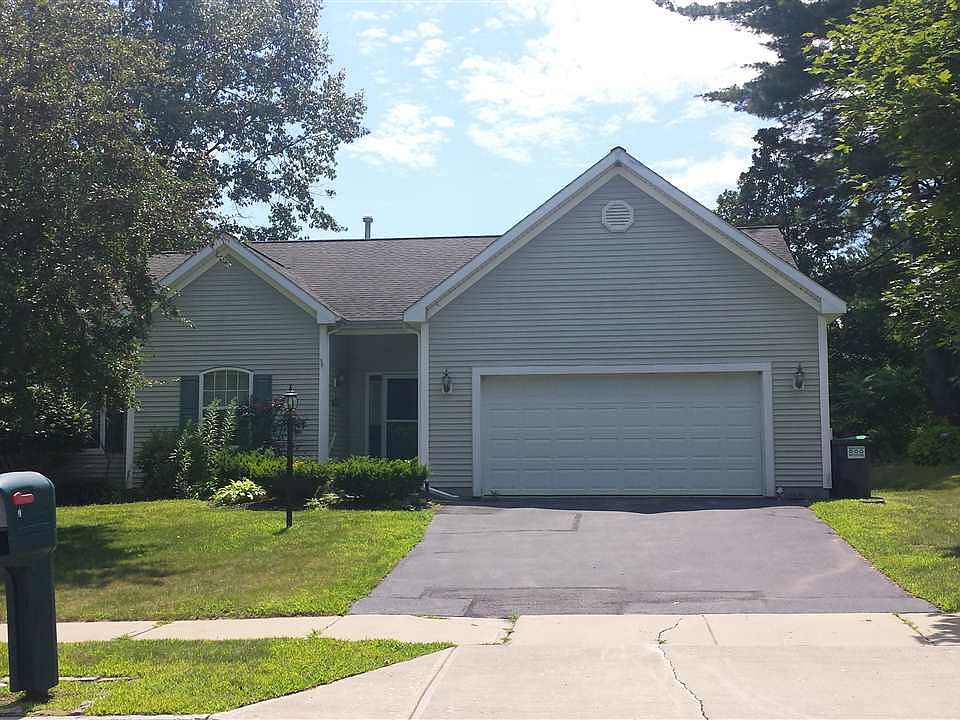 1st image of 2 Emerald Ln