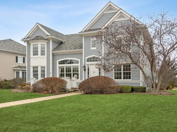 880 Symphony St, Lake Forest, IL 60045