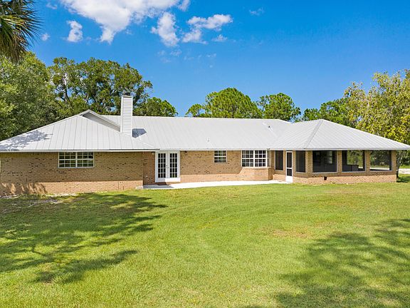 3rd image of 4555 Carolwood Dr