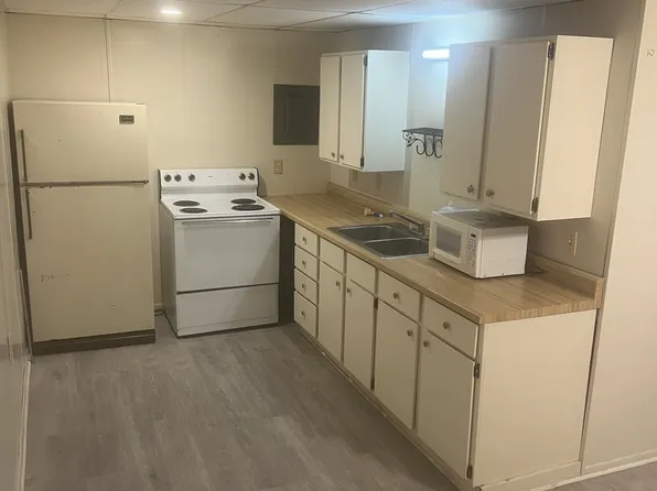 10065 N Main St APT 2, Stoy, IL 62464