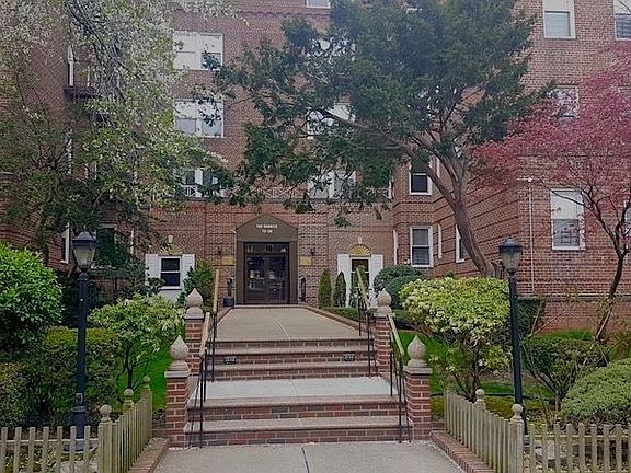 3rd image of 7238 113th St APT 3L
