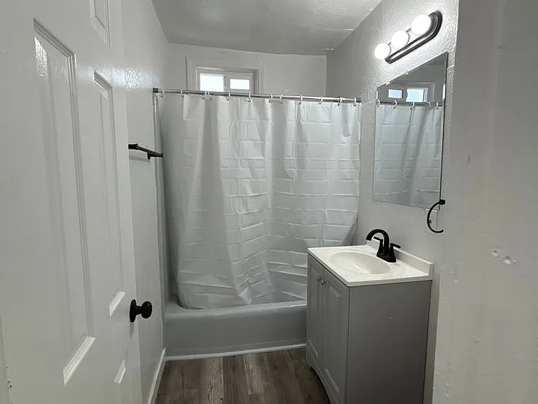 1745 Magnolia Ave — Photo 3
