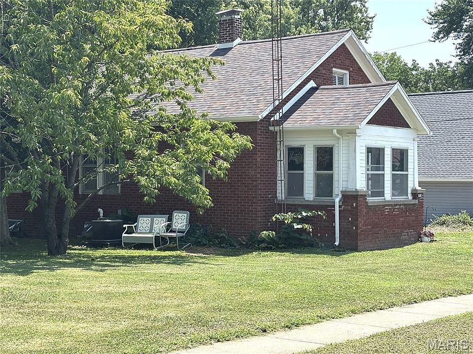 1st image of 222 N Locust St
