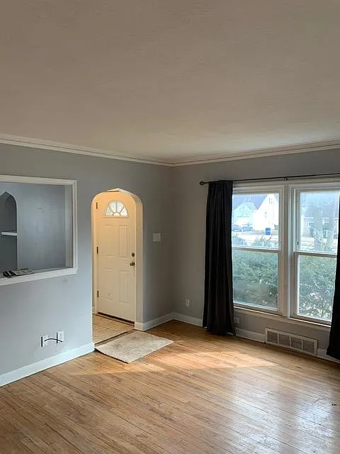 3 bed, 1054 sqft, $1,550 — Photo 2