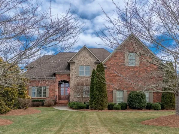 4425 Timberfield Dr, Pfafftown, NC 27040