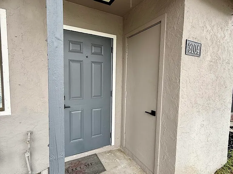 3104 Poolside Dr — Photo 3