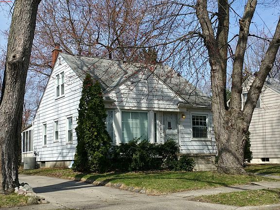 3rd image of 250 S Josephine Ave