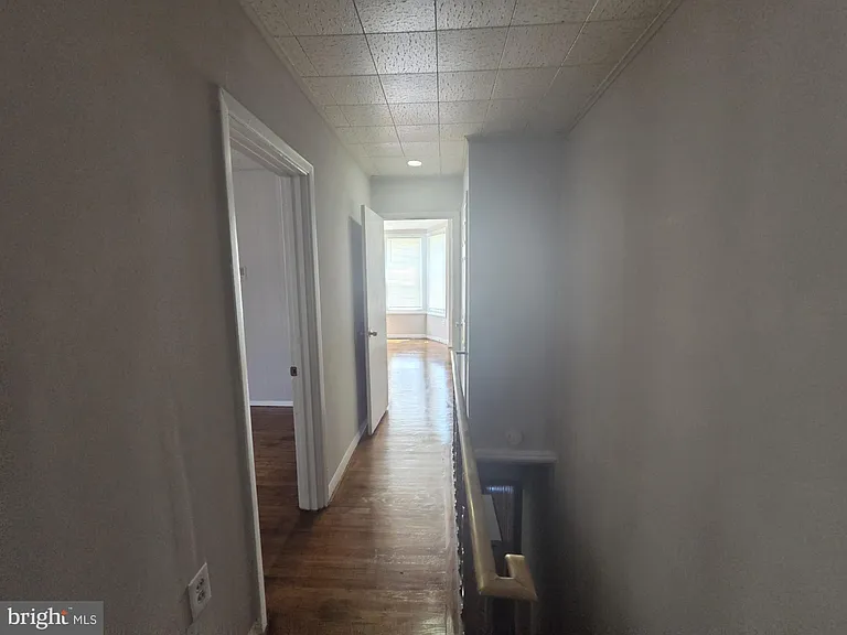 633 E Allegheny Ave — Photo 29