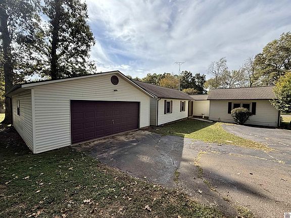 4th image of 8 Whispering Oaks Loop