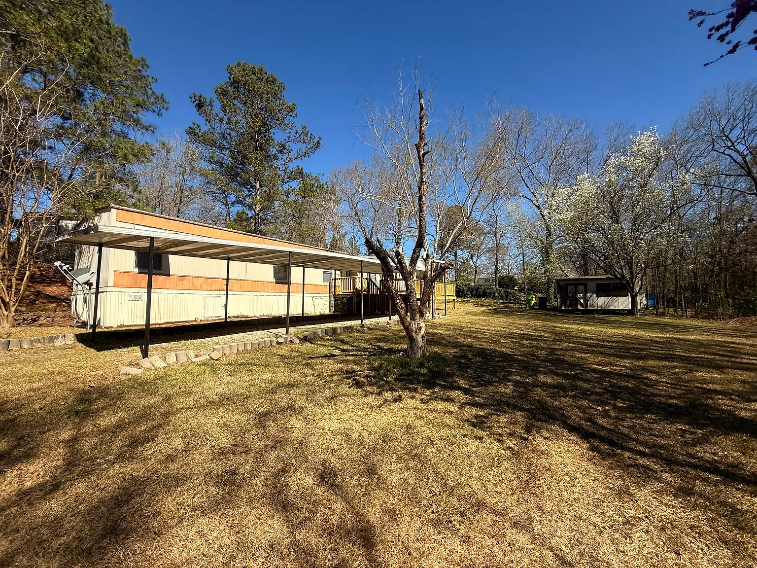 3 bed, 1377 sqft, $1,100 — Photo 2