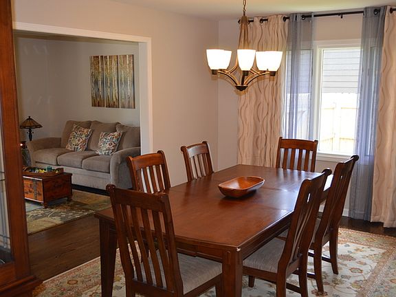 5th image of 7800 Green Valley Ct