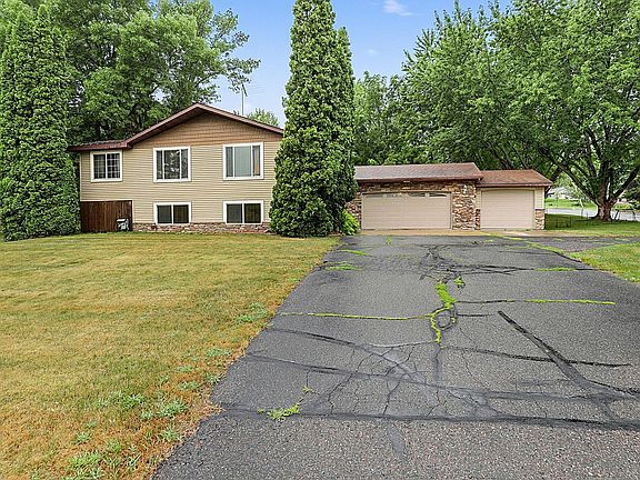 3rd image of 15 14th Ave S