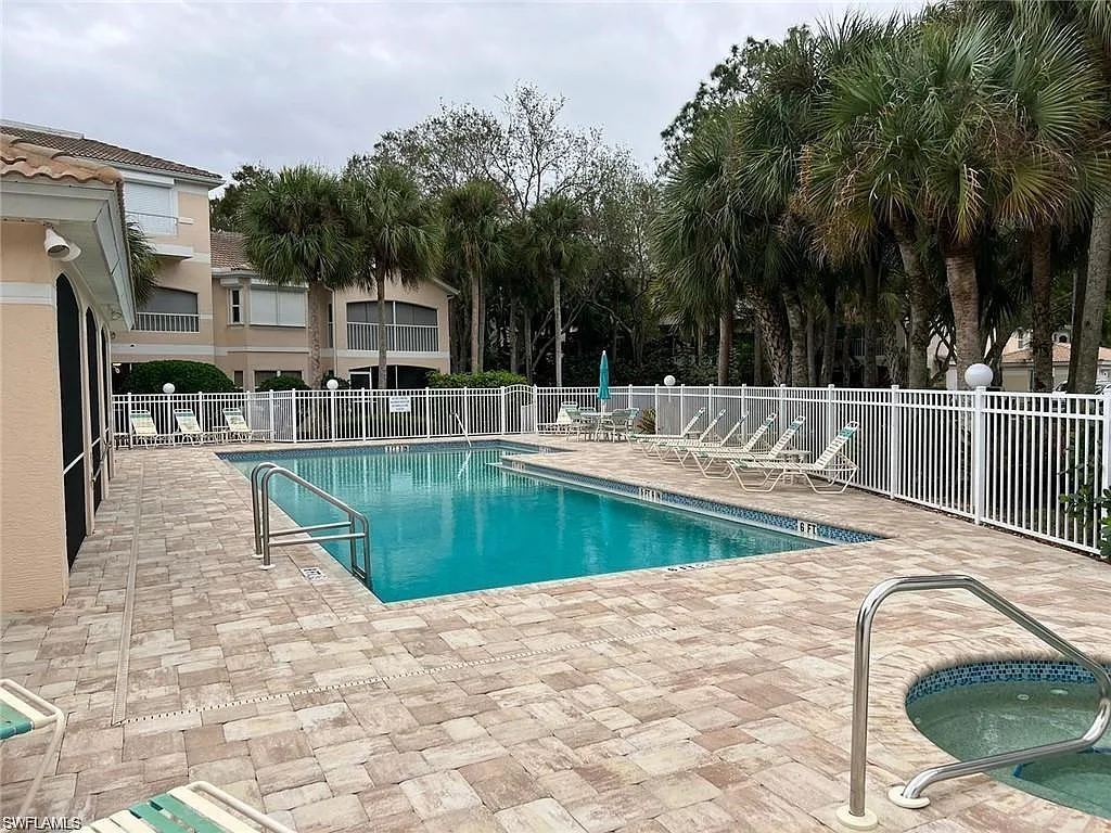 2 bed, 2.0 bath, 1167 sqft, $2,000 — Photo 2