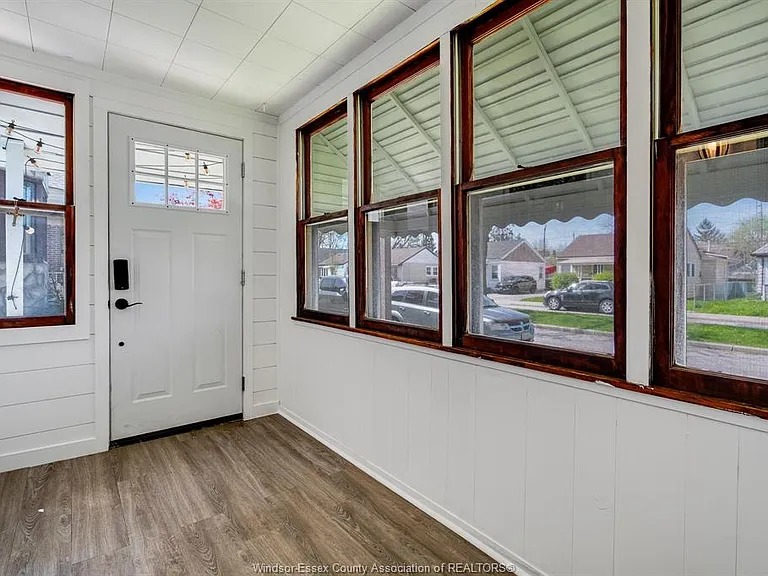 1062 Lena Ave — Photo 20