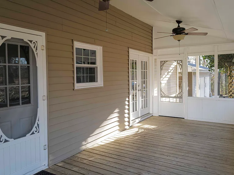 8693 Arbutus Dr — Photo 33