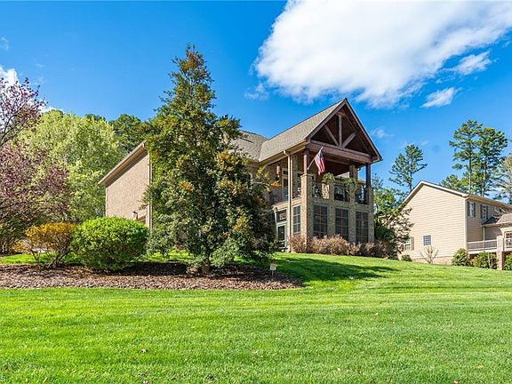 3rd image of 2626 Fox Ridge Rd